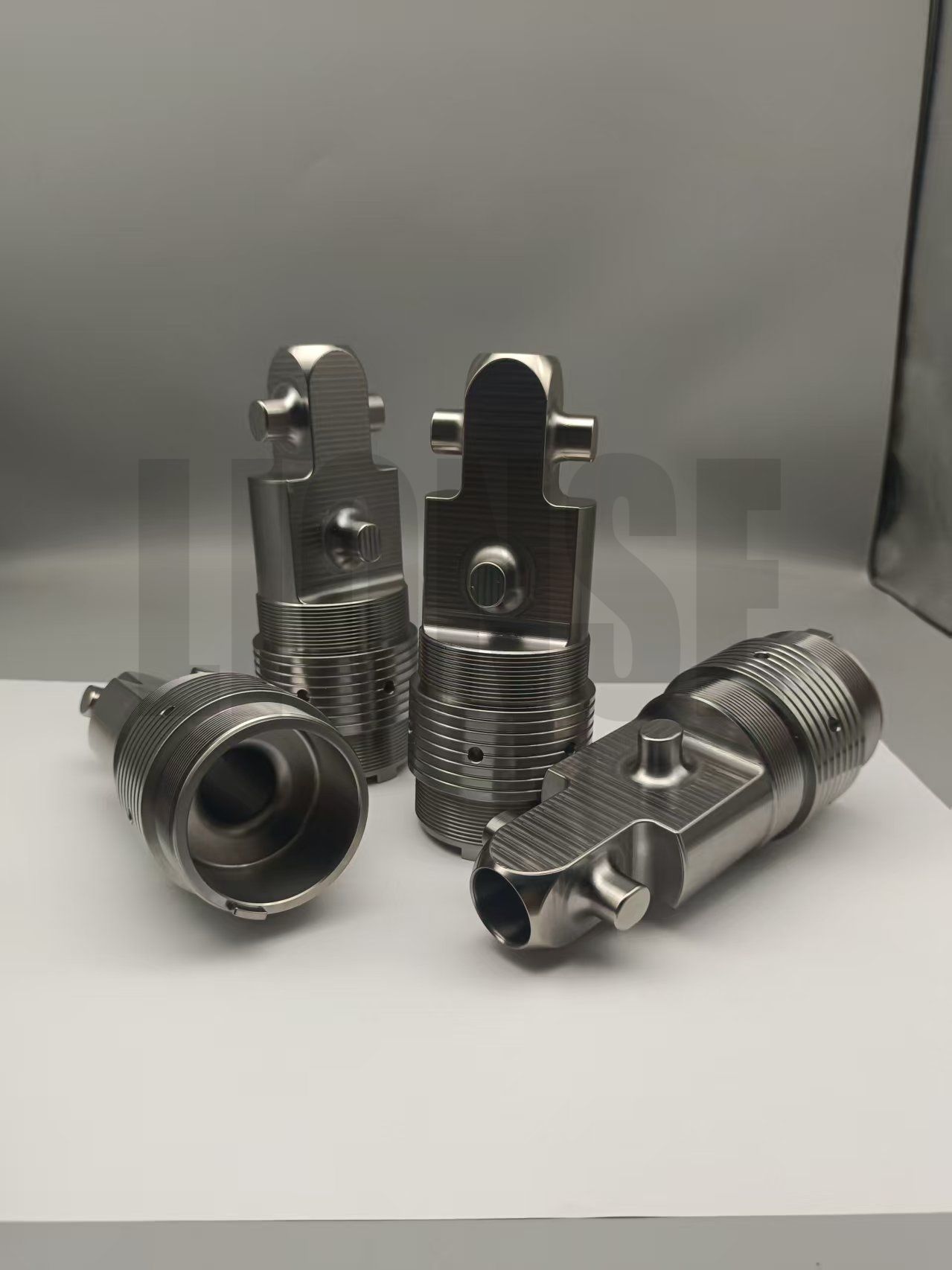 Pièces mécaniques en titane pour Abyssal